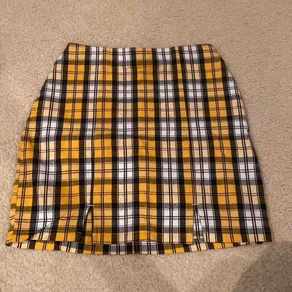 Hollister Skirts Hollister Yellow And Black Plaid Skirt Poshmark - Main Image